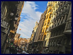 Avinguda de Maria Cristina between Placa del Mercat and Placa de l'Ajuntament